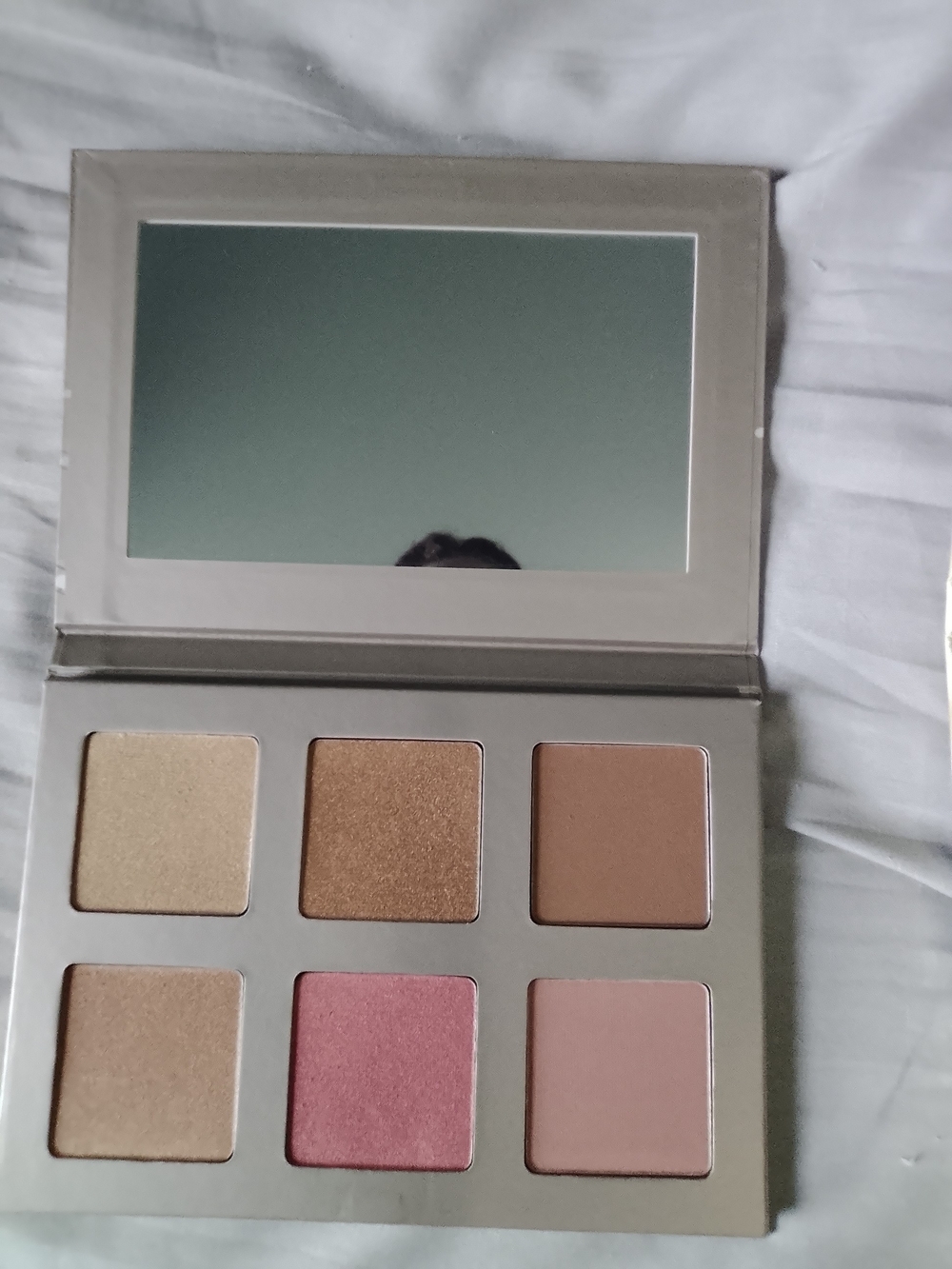 Bundle Of 50+ Makeup And Beauty Items - Picture 3 of 11